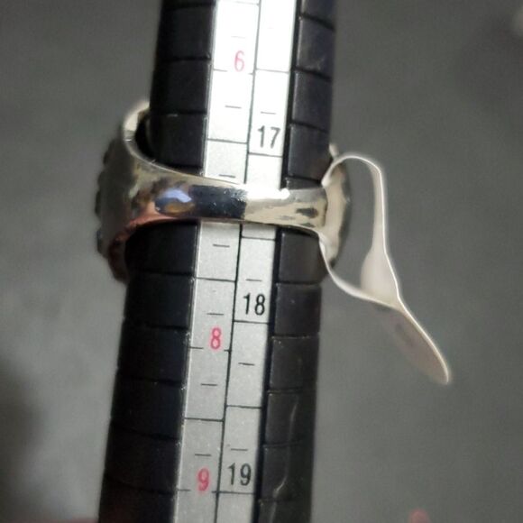 Silver tone smokey green rhinestone ring size 7 - Picture 8 of 9